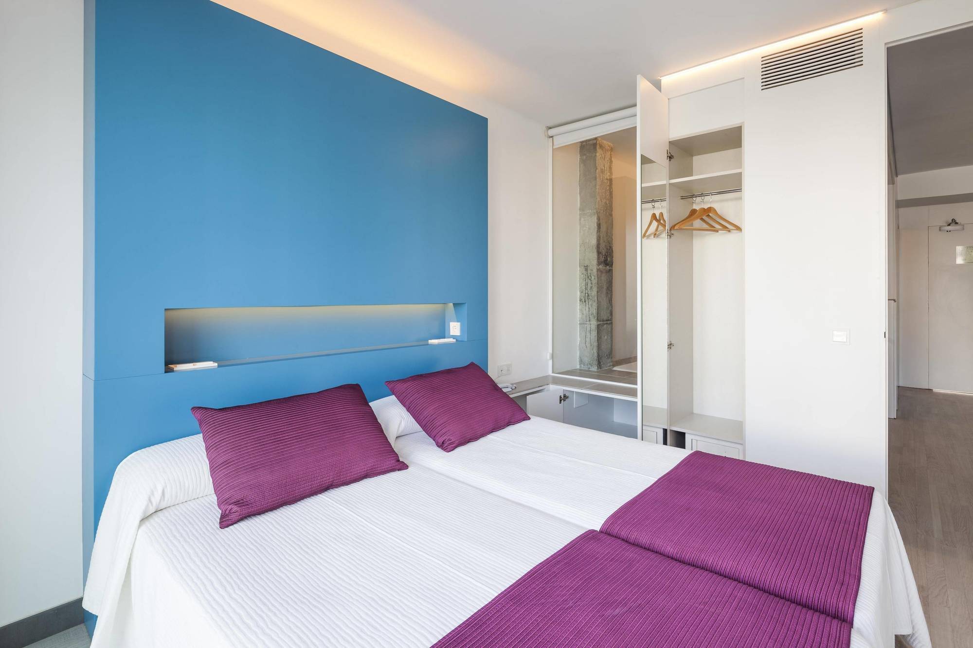 Ebano Hotel Apartments&Spa Playa d'en Bossa Esterno foto